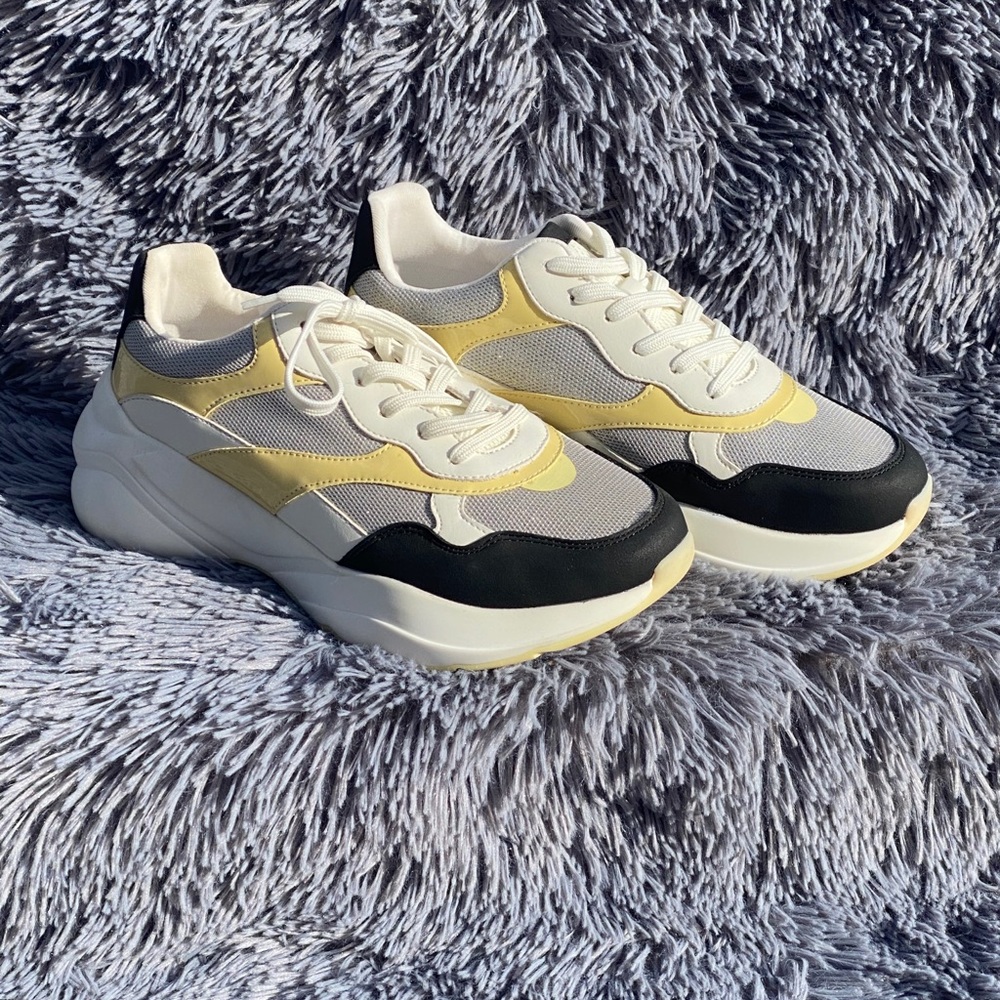 COPY - Aldo Women’s Merurka-68 Sneakers- New in Box!!